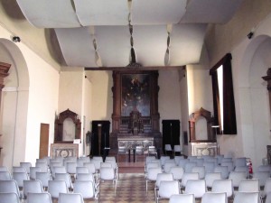 interno dell'ex chiesa di santa chiara